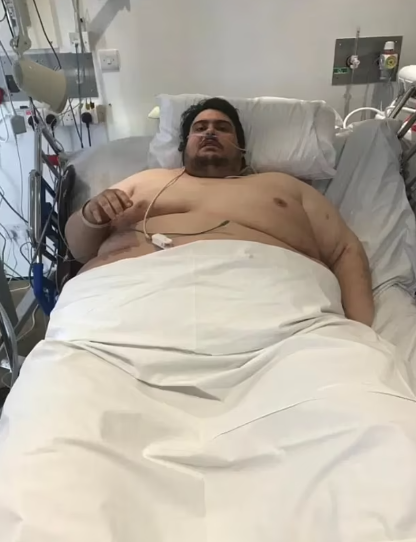 600多斤“英国最胖男子”逝世：医院X光机塞不下，院方曾考虑用动物看病仪器给他检查