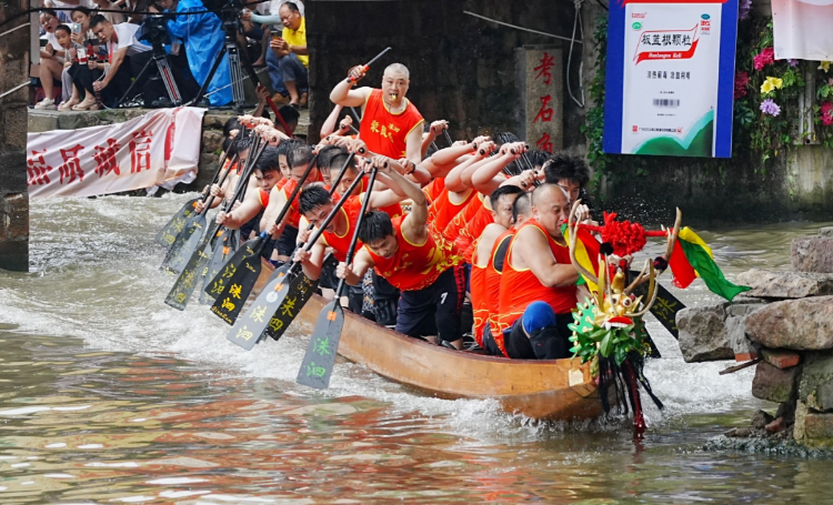 赢了免房租输了跪祠堂？广东“水上F1”又刷屏了