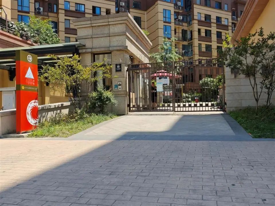 27岁女子在家门口遇害！警方深夜通报：嫌犯为同小区住户，已刑拘