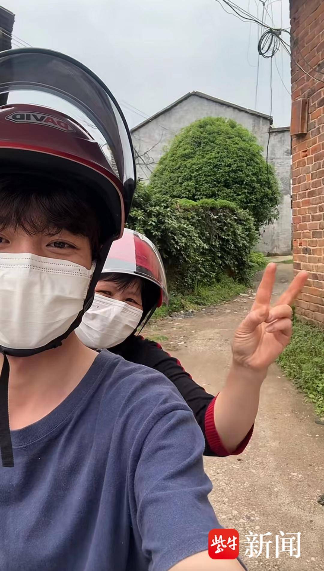 小伙给自己打针让人心疼，3岁患血友病，考上大学成为医生又因病情辞职