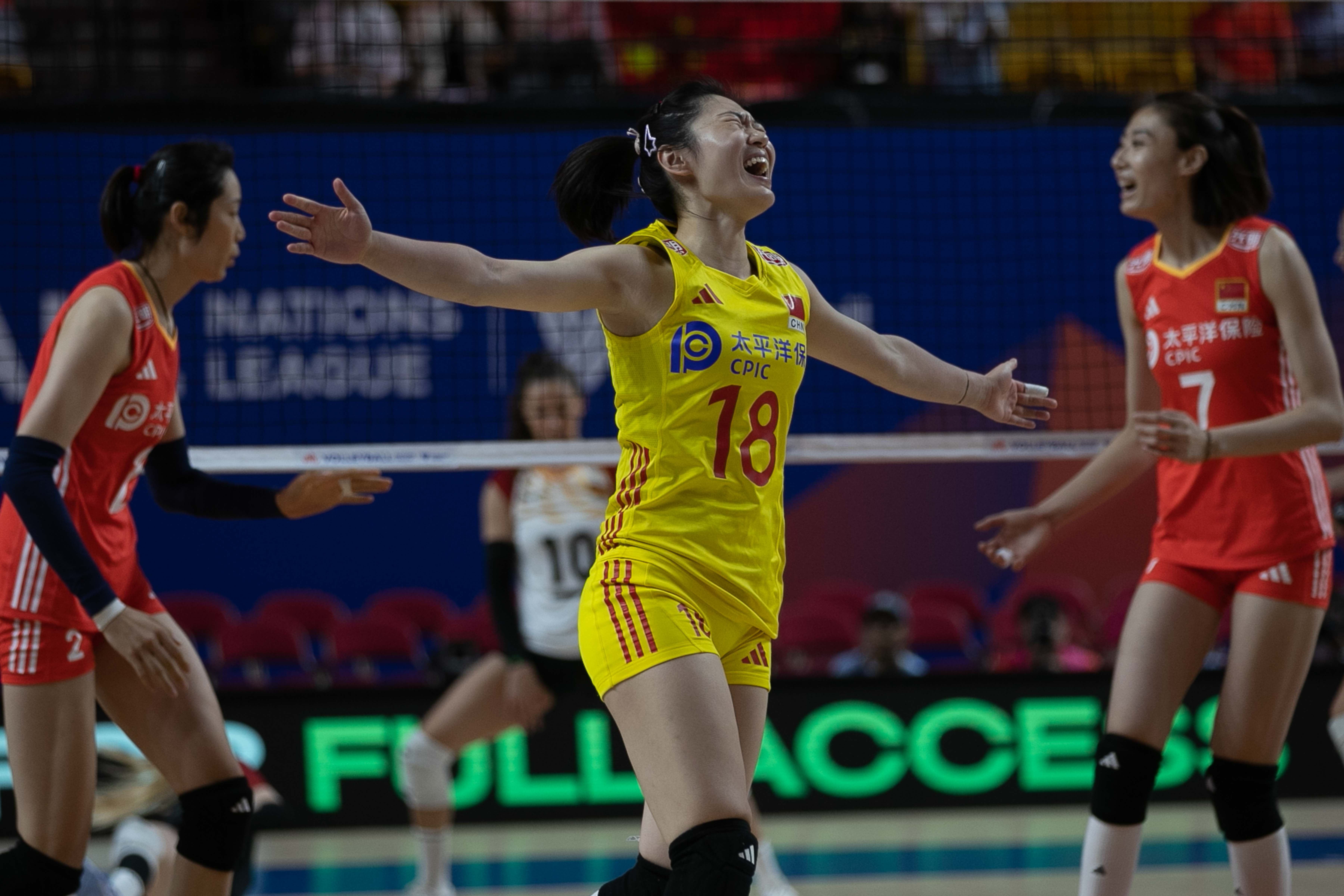 中国女排3比0轻取德国女排,夺得世界联赛香港站两连胜