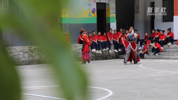 千年面具阳戏 “舞”进小学校园