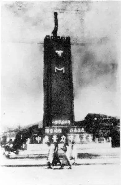 【从网红地标中读懂重庆】揭秘解放碑背后隐藏的故事