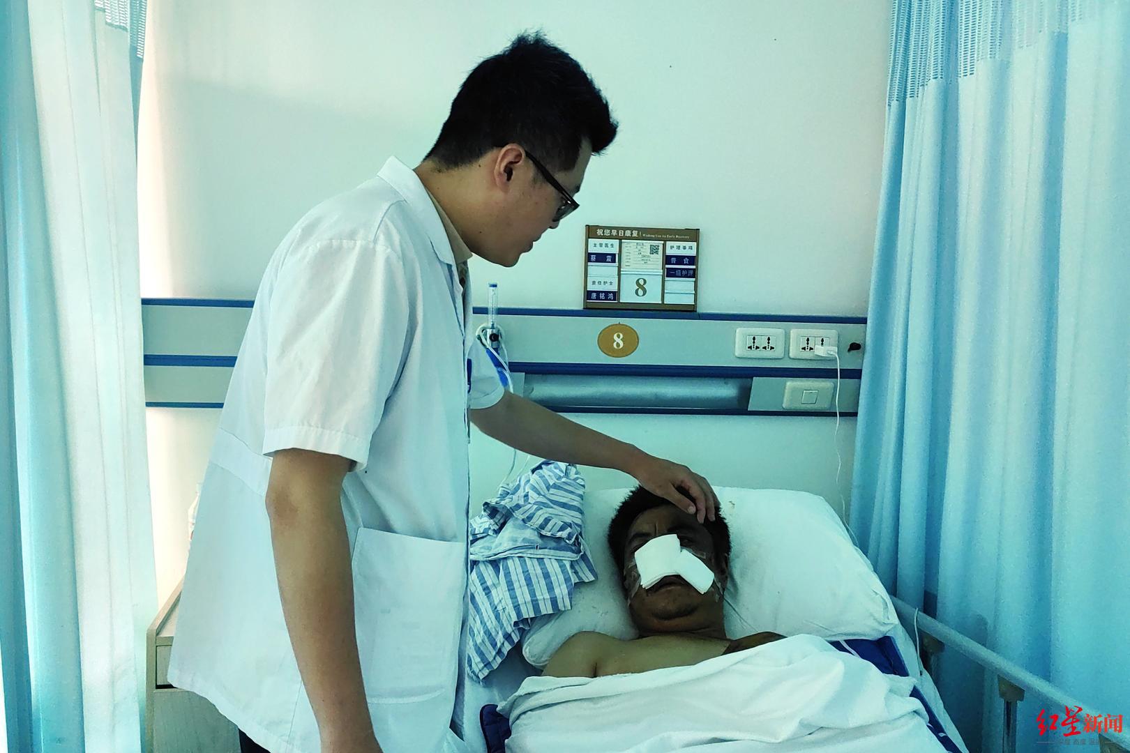 男子上山采菌遭黑熊袭击：被咬掉一半鼻子，狂奔5公里获救