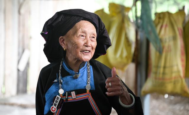 湖南大山里的102岁瑶医爆火！吸引各地患者求医，看诊预约已经排到了8月……