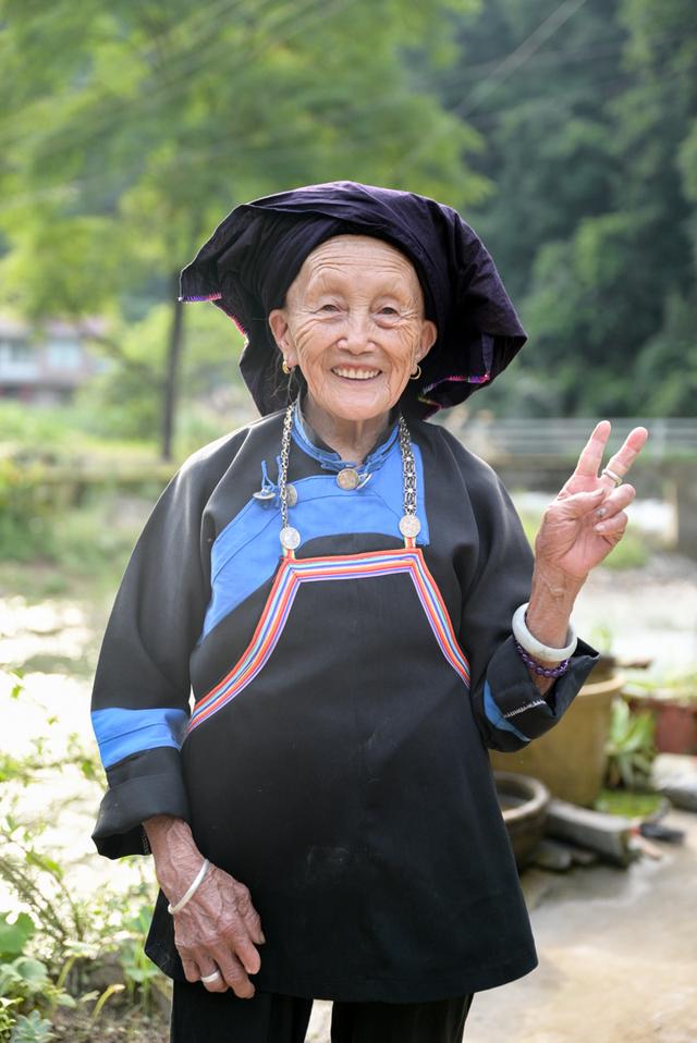 湖南大山里的102岁瑶医爆火！吸引各地患者求医，看诊预约已经排到了8月……