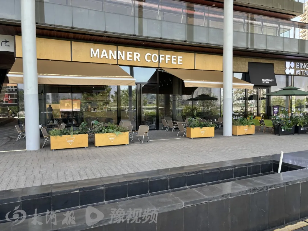 Manner郑州店员工谈“Manner冲突事件”：郑州还好，大家没那么着急