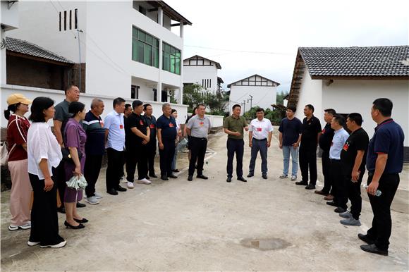 大足区人大代表赴璧山学习巴蜀美丽庭院建设经验