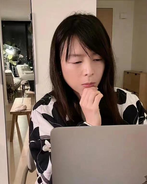 明星“卷”学术，为何频频惹质疑？
