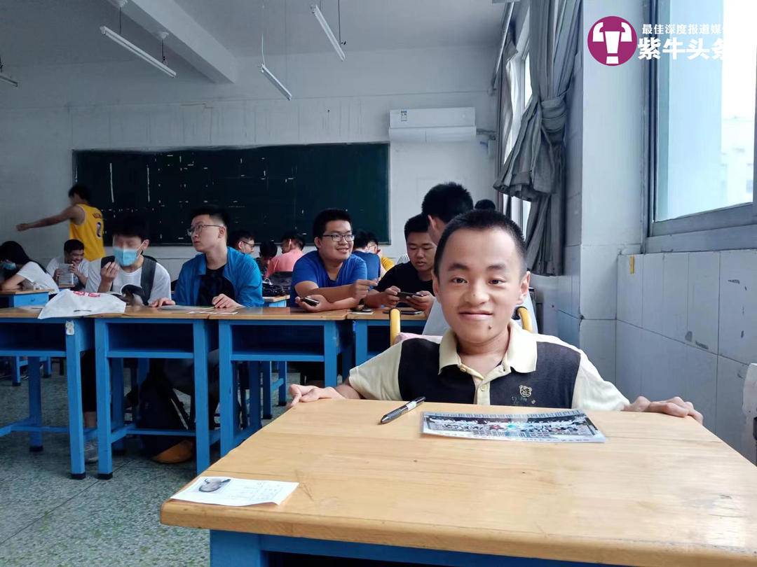 轮椅上的“瓷娃娃”大学毕业了还被保研：接受不完美，向理想的生活迈进