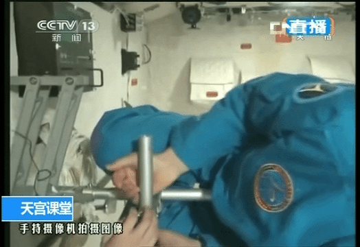 航天员在太空如何量体重？答：亿点点物理知识和科技手段