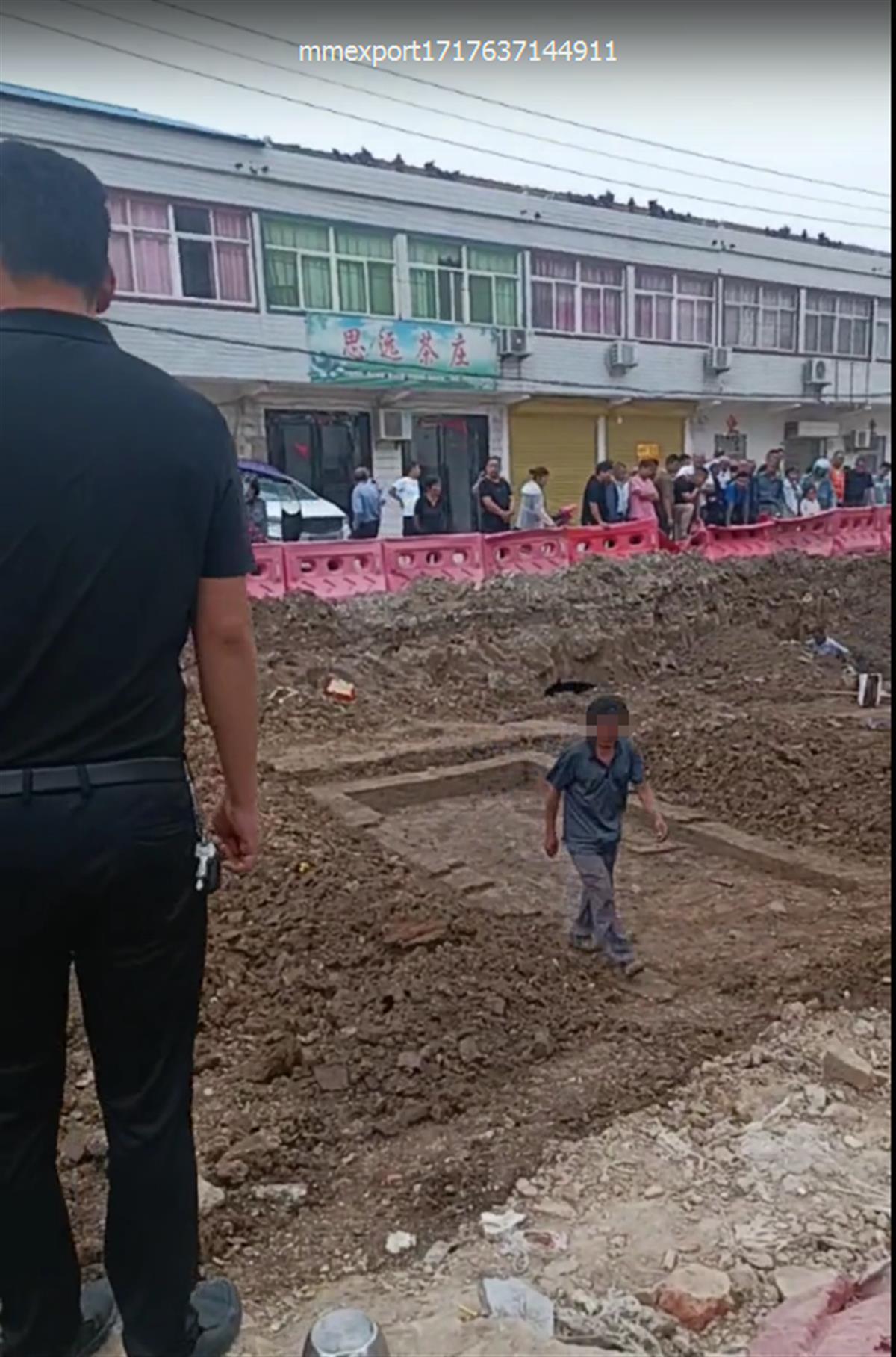 安徽寿县一修路工地发现古墓群,当地:年代尚待确定