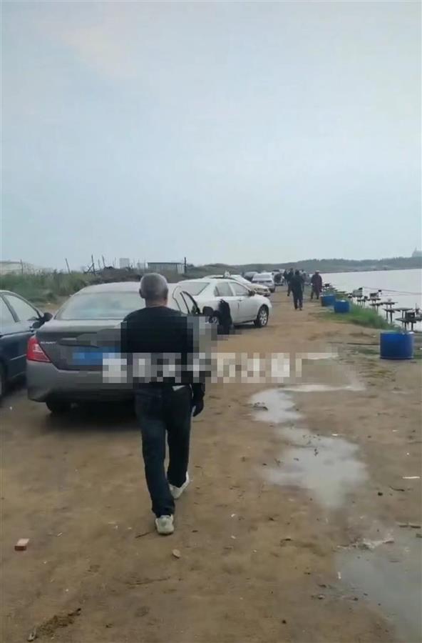 哈尔滨一钓场多名钓友遇雷电后倒地？知情人：都没有受伤