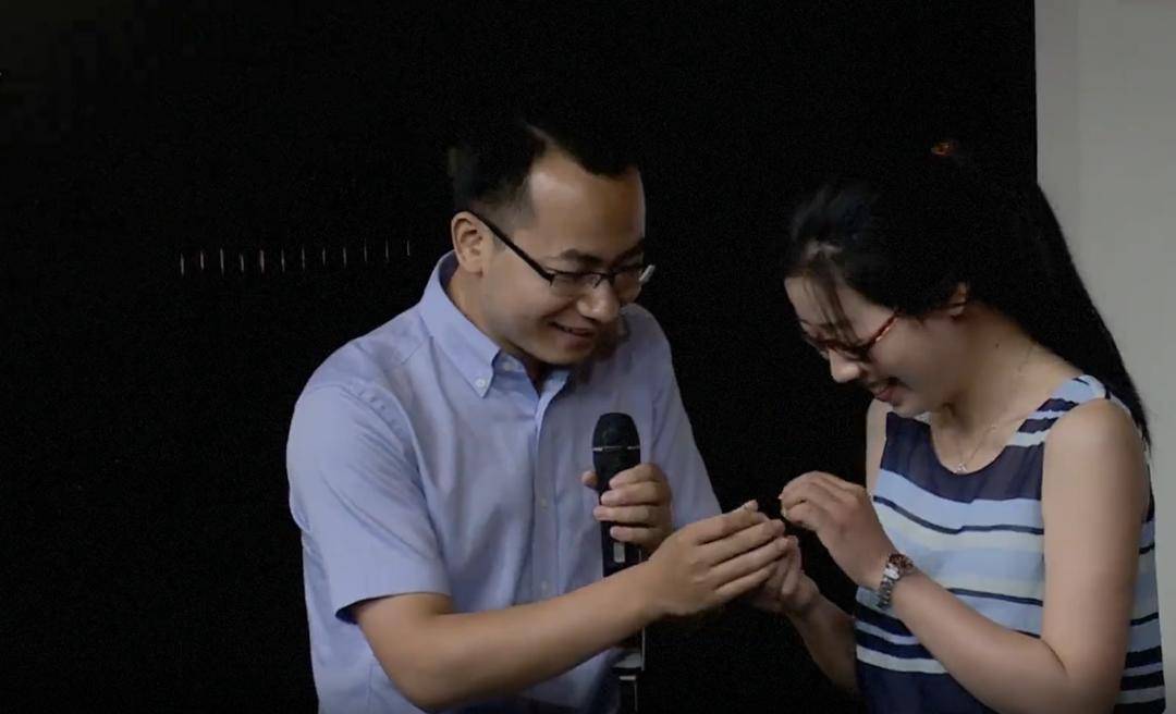 用水泥戒指求婚的清华博士去妻子家乡创业：获近百项专利，努力上市中