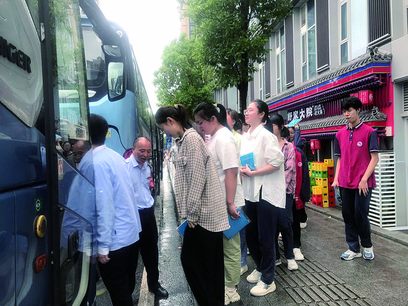 “生死大考都不惧， 高考就像玩一样！”