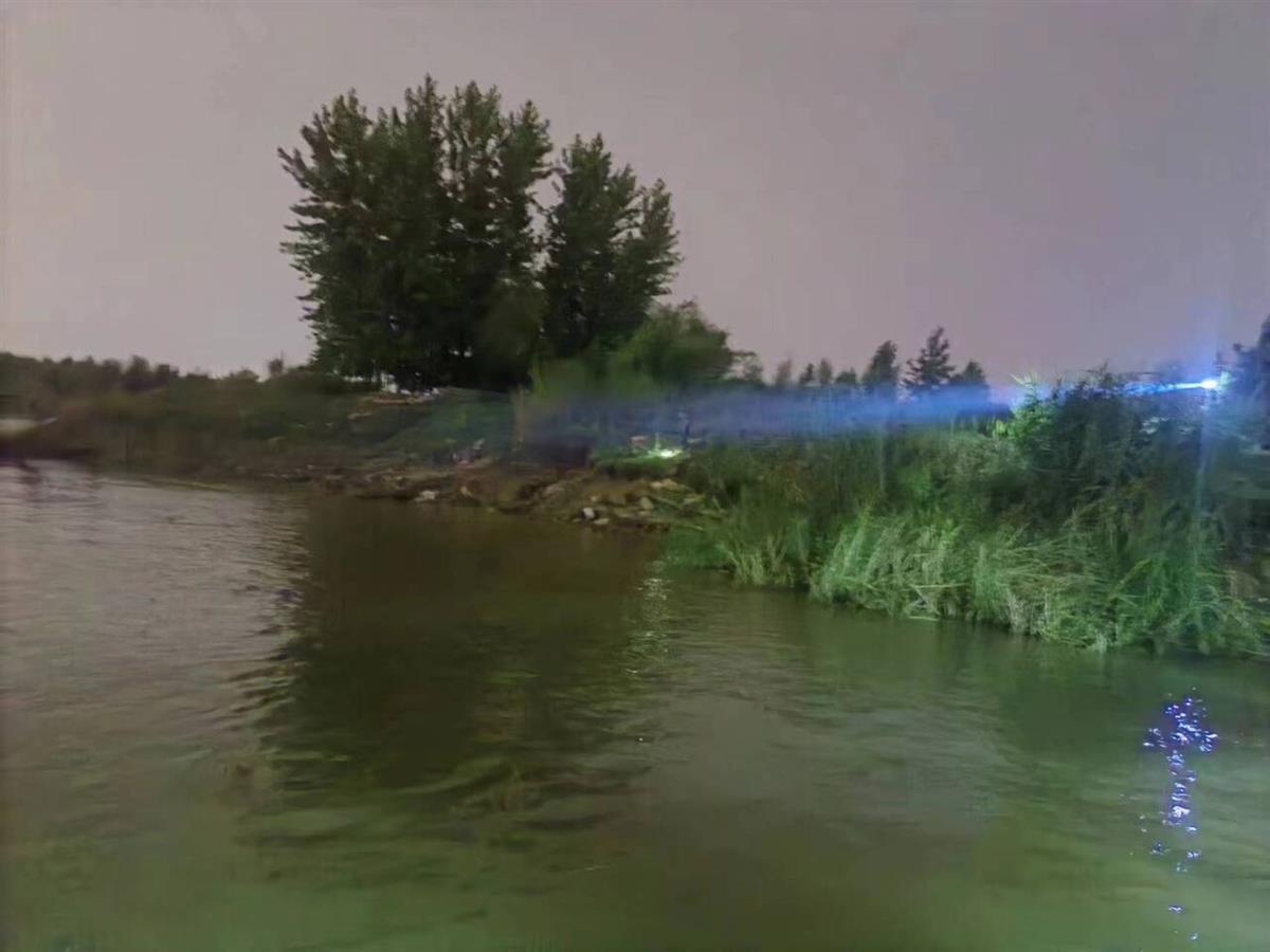武汉江边发现鳄鱼后，多部门“水陆空”持续搜寻“漏网之鳄”