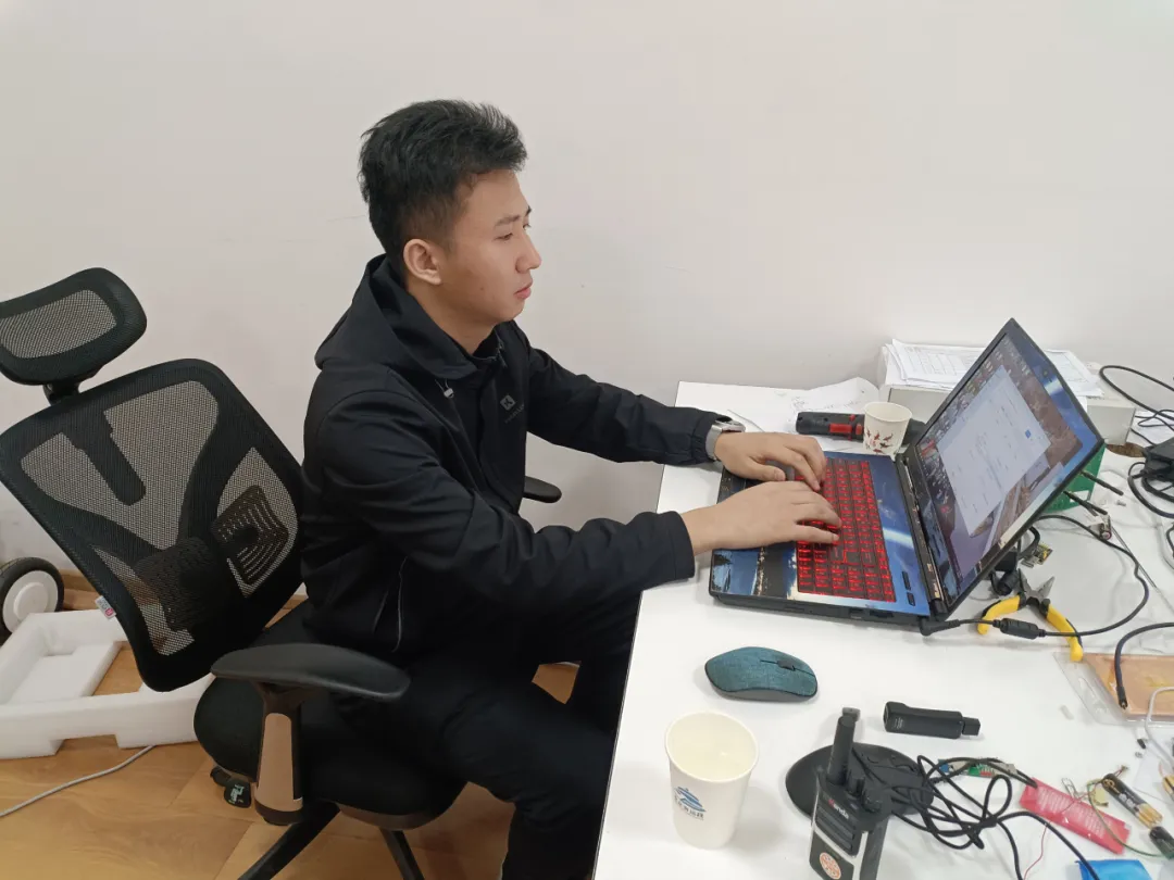 那个“在工地上收到清华录取通知书”的学生，现在怎么样了？