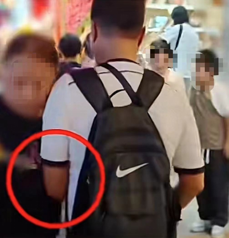 阳朔回应“男子疑似猥亵多名女性”:双方均否认,拍摄者道歉