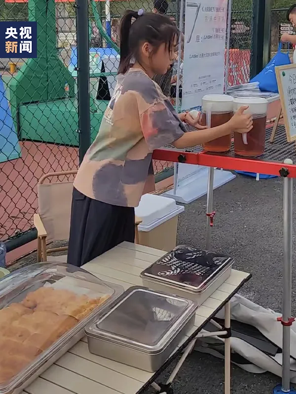 一天能卖几百元?自学烘焙的“小孩姐”火了!