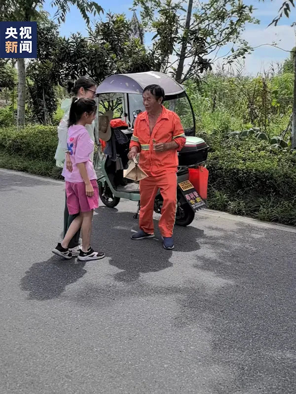 一天能卖几百元?自学烘焙的“小孩姐”火了!