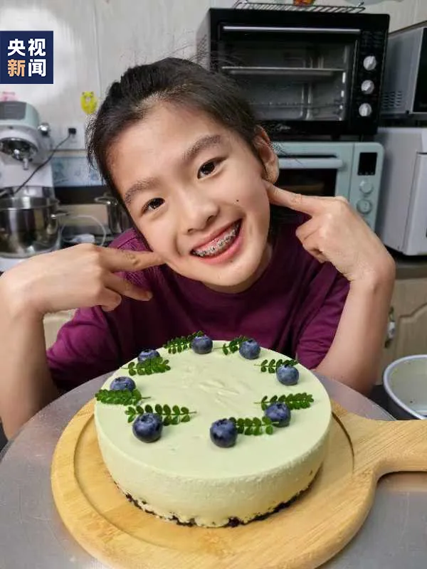 一天能卖几百元?自学烘焙的“小孩姐”火了!