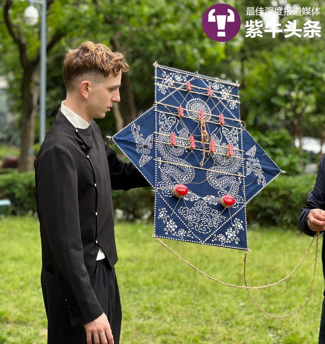 意大利小伙将马面裙穿到米兰，在中国生活8年的他还是《甄嬛传》十级学者