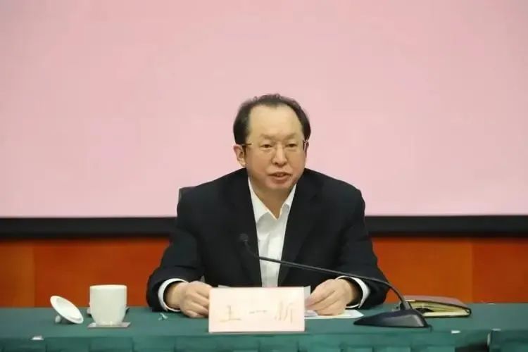 黑龙江省原副省长王一新被决定逮捕