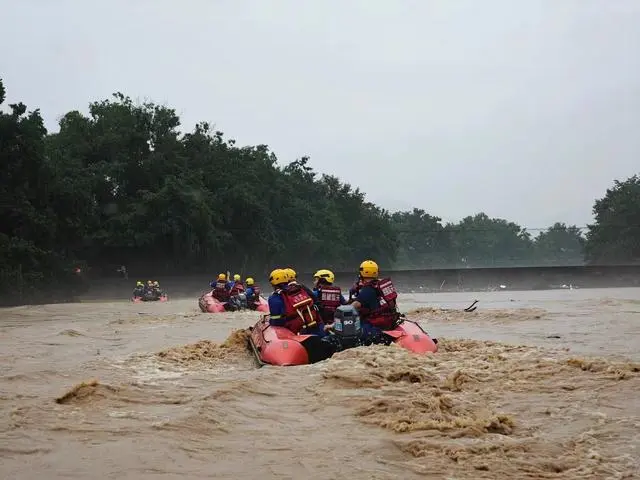 湖南平江洪水“受灾情况前所未有”，目前水位正在回落