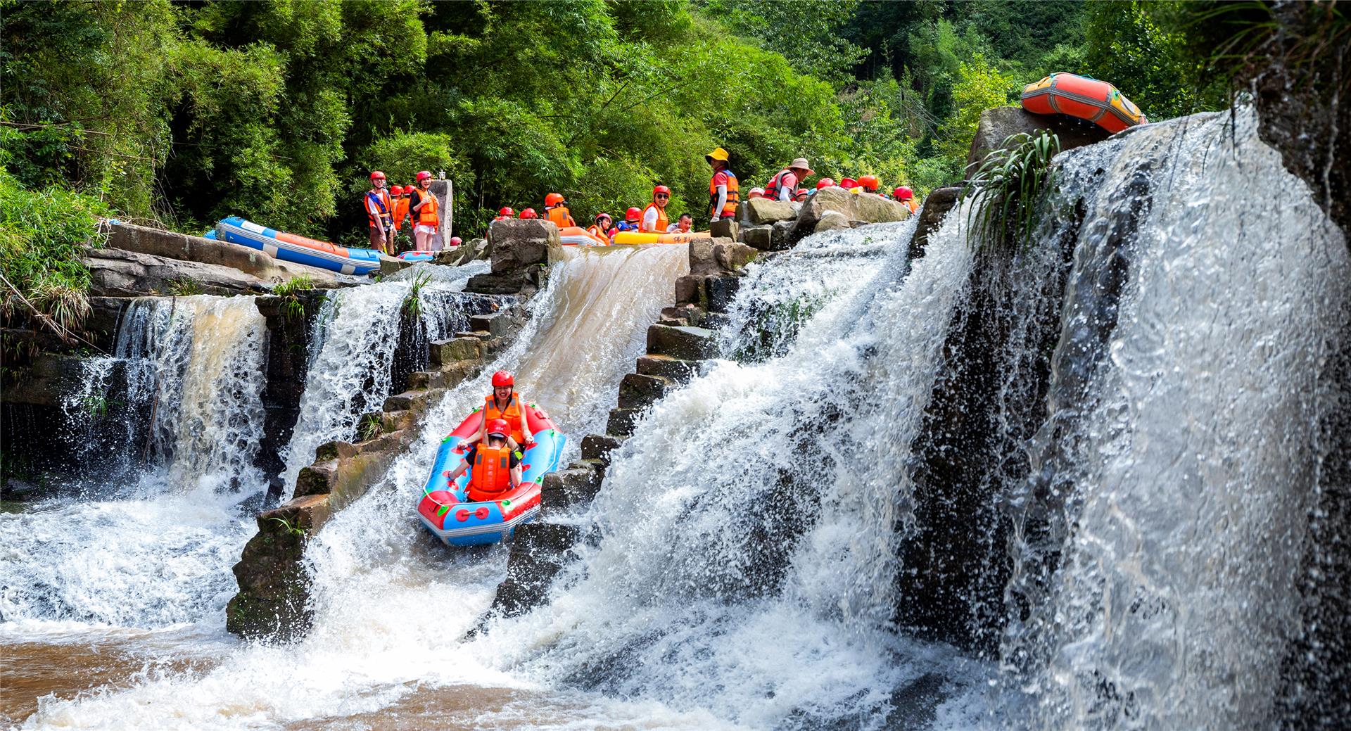 巴南：吃西瓜、玩漂流、探森林！圣灯山镇避暑游玩指南来了