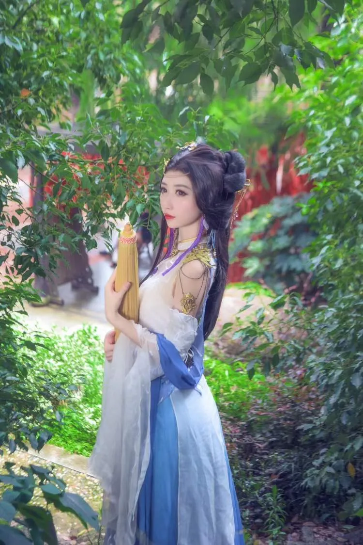 95前“社畜”妈妈兼职做coser，一天收入一顿饭钱到上千元都有