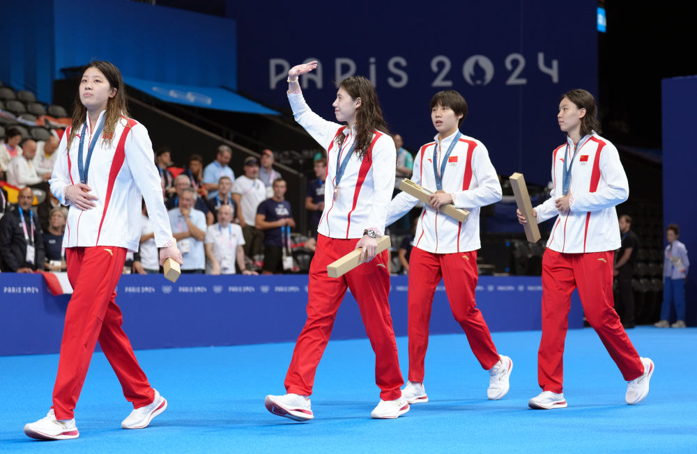 破亚洲纪录！中国队夺得巴黎奥运会女子4×100米自由泳接力铜牌