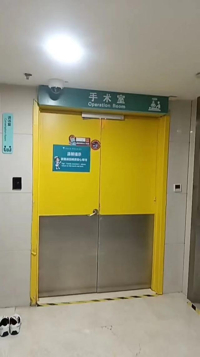 “面筋哥”进行肝移植手术,弟弟:他进手术室前流泪,后续治疗费还没凑上