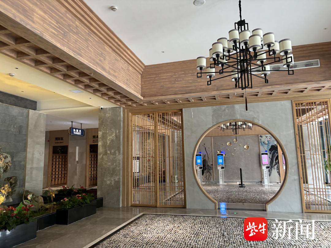 苏州一温泉酒店女浴区惊现男员工！酒店回应：临时协助清洁，属于偶然事件