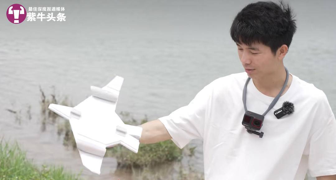 “整活UP主”驾驶自己“手搓”的地效飞行器高速飞行,改进后想量产