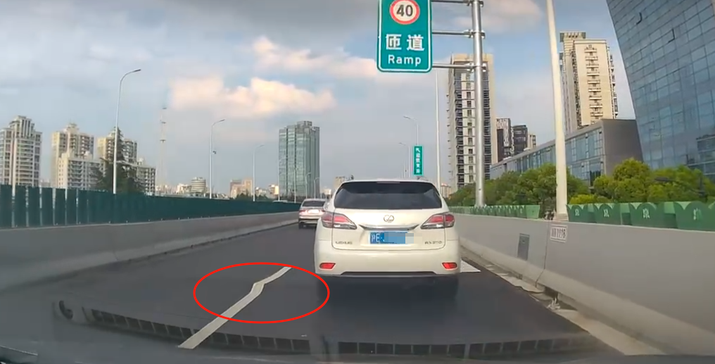 上海热到高架路面变形？回应：持续高温致路面起拱，发现4处已处理
