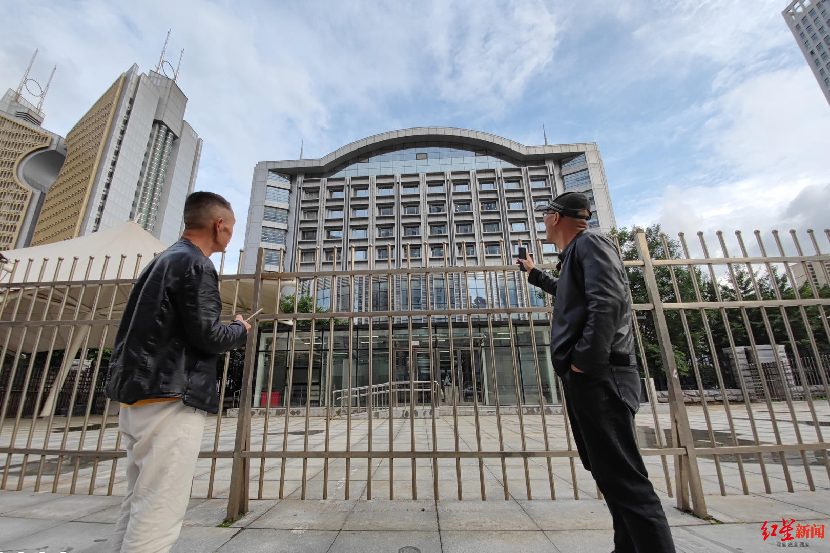 辽宁两兄弟偷开心果被判无期喊冤20多年，称在狱中遇真凶，最高法驳回申诉