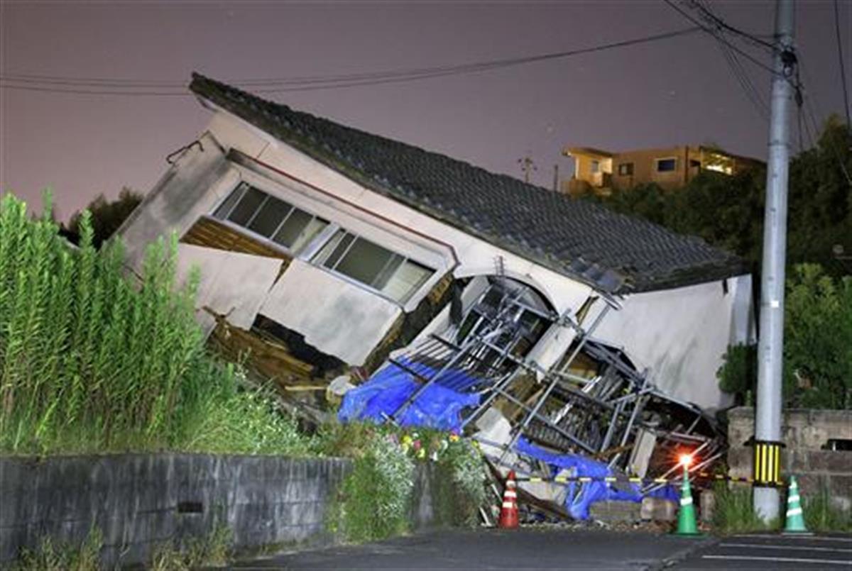 “巨大地震”预警引发恐慌扩散，日本民众抢购物资，东京超市限购瓶装水