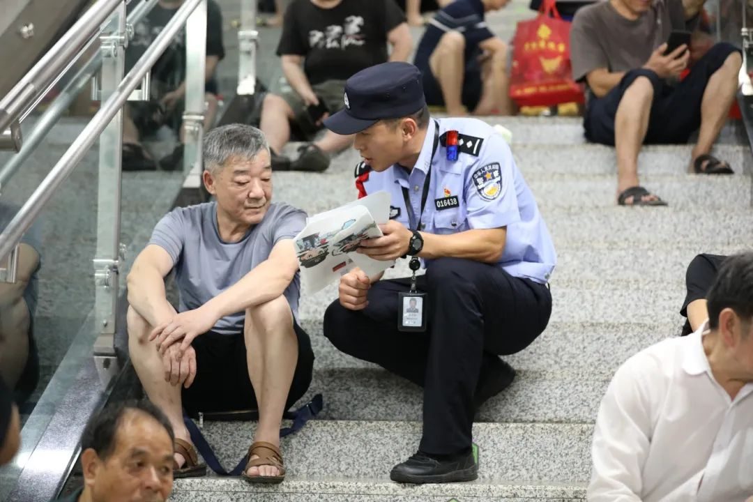 纳凉点里的“安全课堂”，既有“松弛感” 更有“安全感”