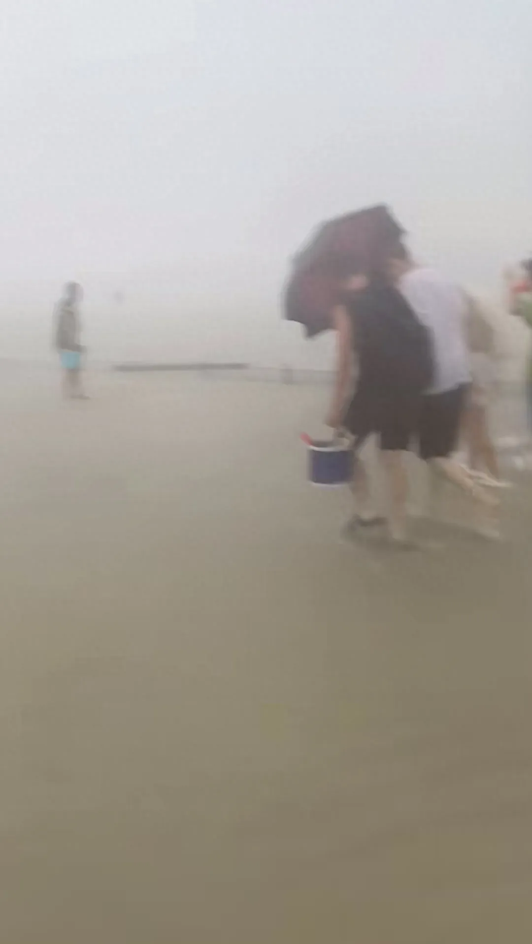 广西北海多人赶海疑遭雷击,应急管理局回应