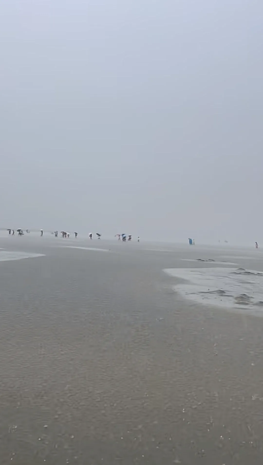 广西北海多人赶海疑遭雷击,应急管理局回应