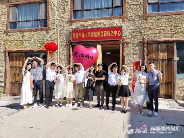 山西大同商场内设婚姻登记点:方便年轻人周末登记