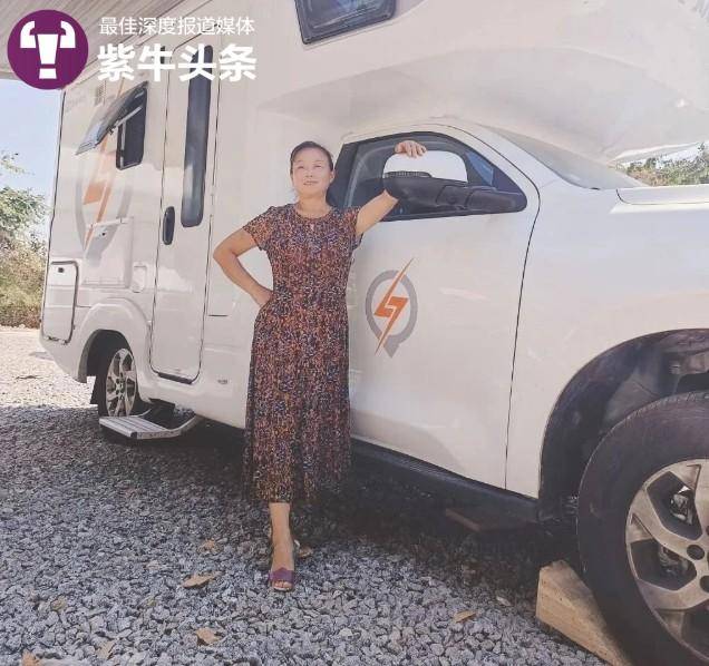 60岁阿姨“逃离家庭”自驾游的经历被拍成电影：影片中一幕幕像在照镜子
