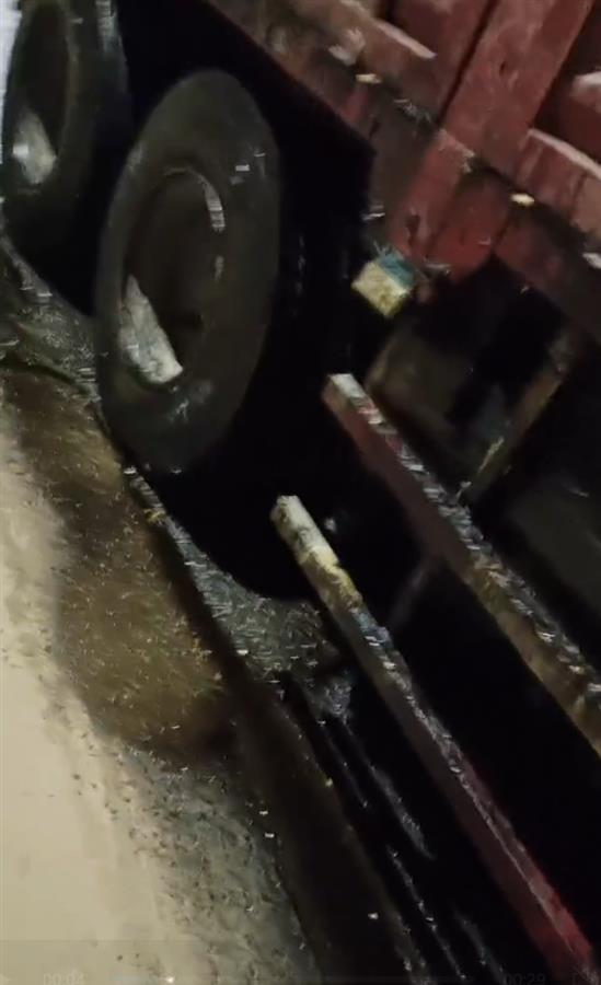 咸阳礼泉货车拉烂苹果进厂榨汁?公司称厂里有选果流程,市监局:暂停产品出库