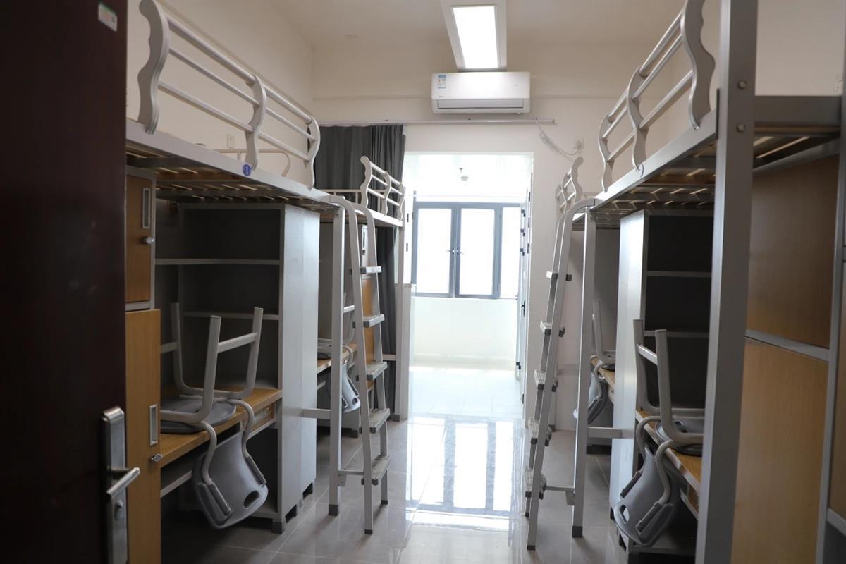 烟台科技学院学生诉称新校区宿舍气味刺鼻，当地12345：接到多人投诉，已转办