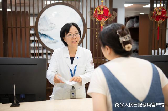 中药还能拌面？医生提醒：中药跟食物混合服用影响药物吸收