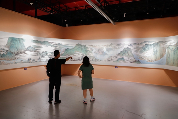 《长江春色图》巡展.jpg