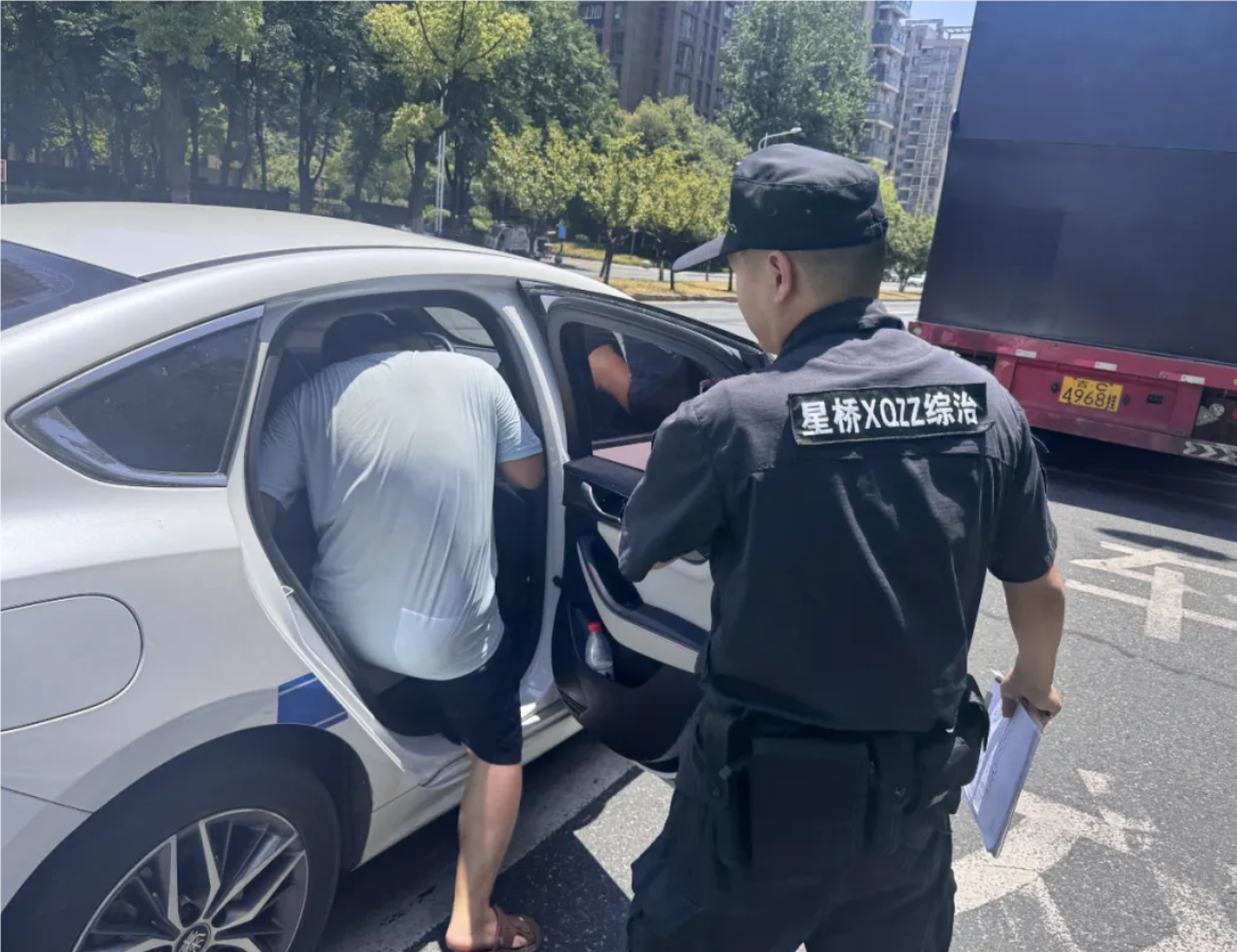 东北大哥在杭州“热到报警”，获救后怒赞“杭州人好啊！”