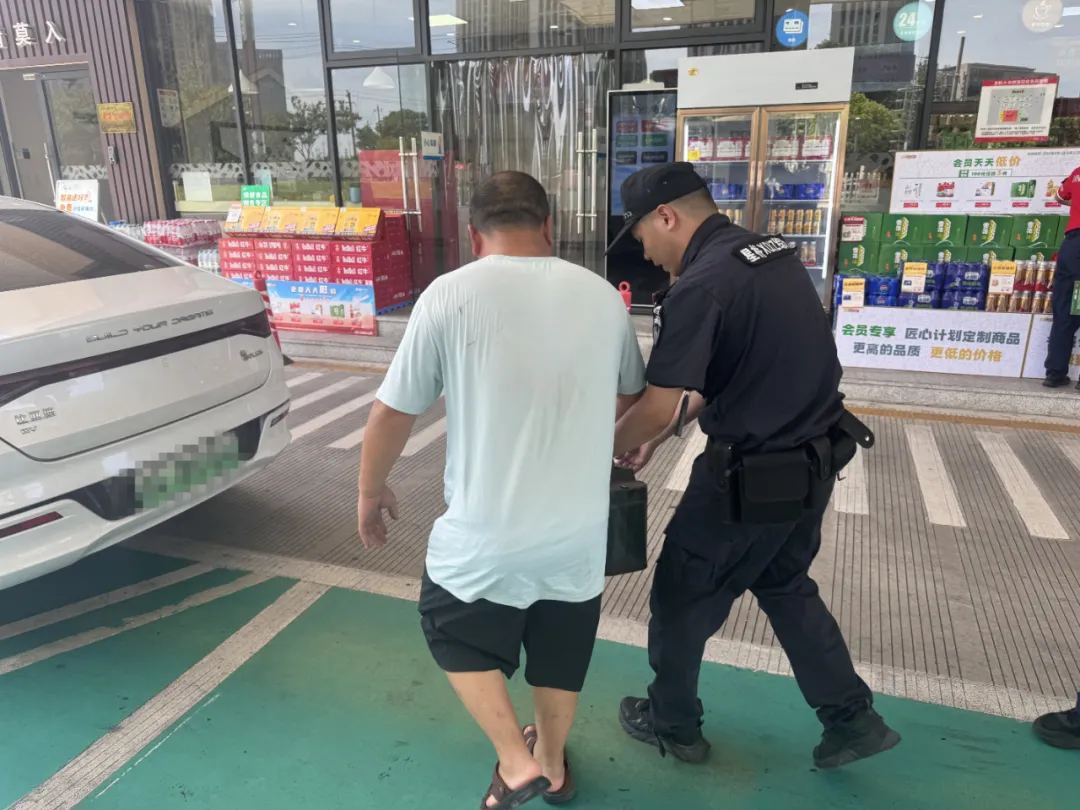 东北大哥在杭州“热到报警”，获救后怒赞“杭州人好啊！”