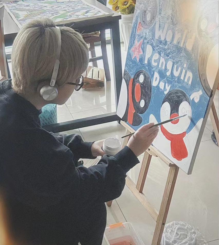 潘展乐微博头像出自这位90后杭州姑娘，她还创作了张生日头像