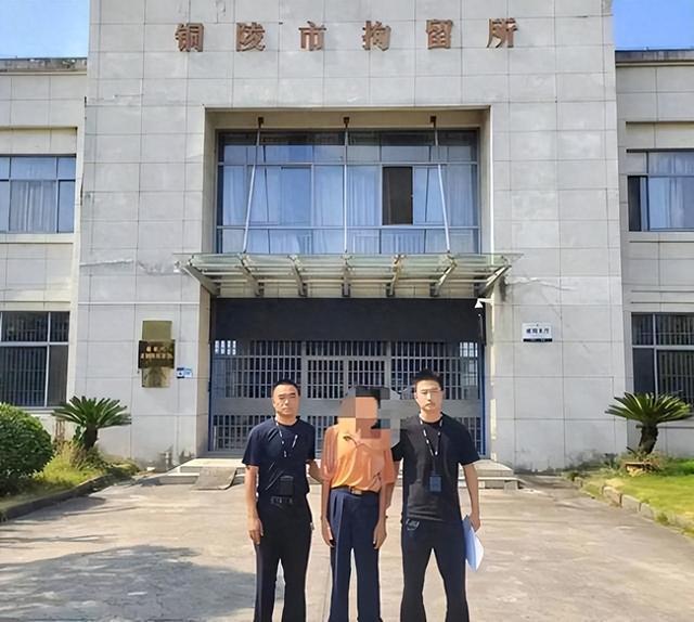 一天之内报警297次，并辱骂110接警人员，62岁男子被拘10天